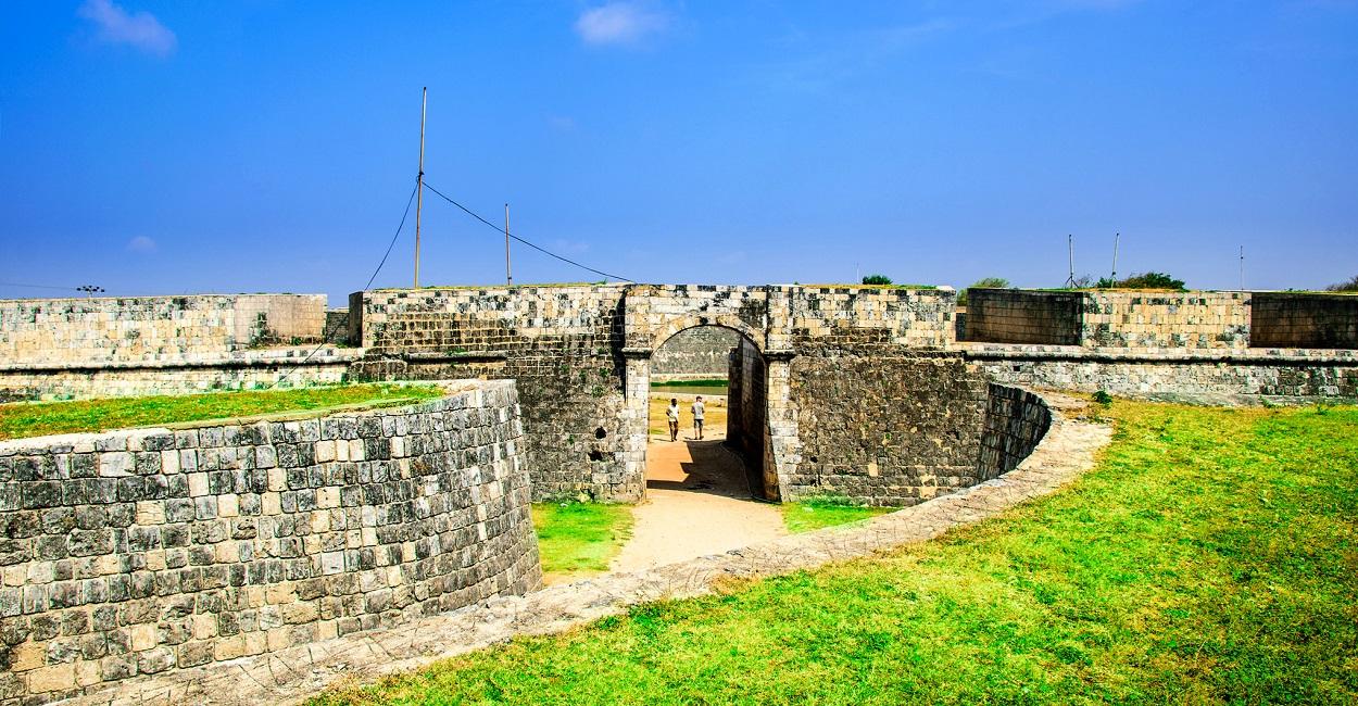 Jaffna Fort | Jaffna Tours